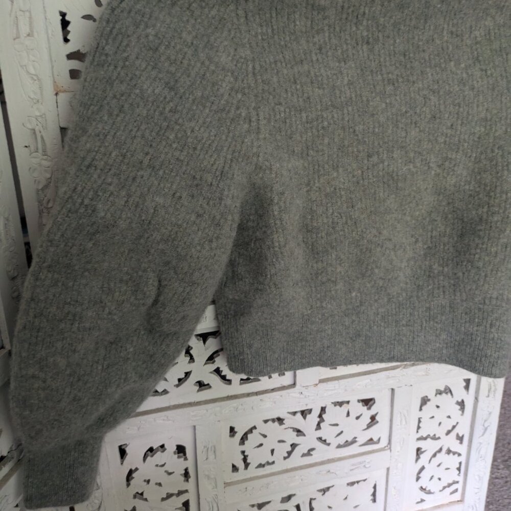 Wool Crop Sweater - Picture 3 of 3